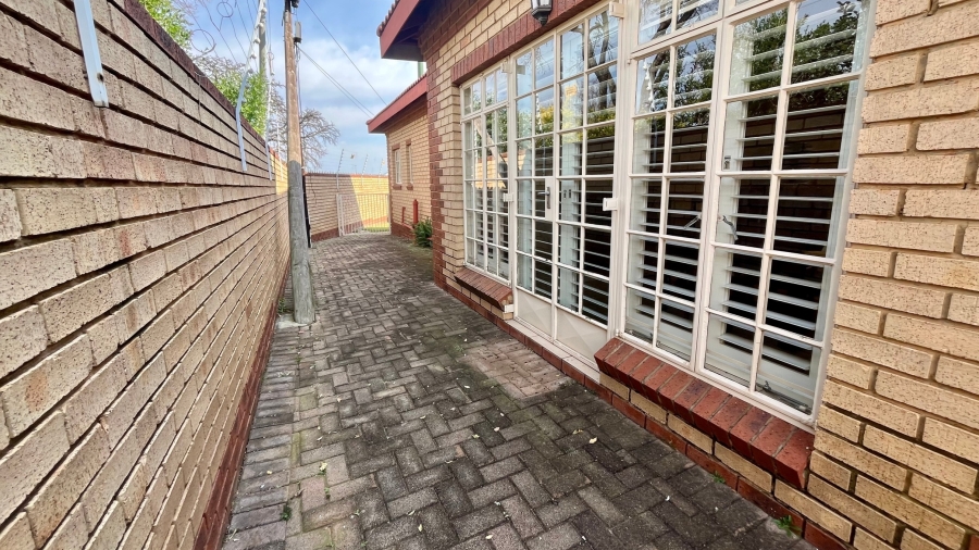 2 Bedroom Property for Sale in Flamwood North West